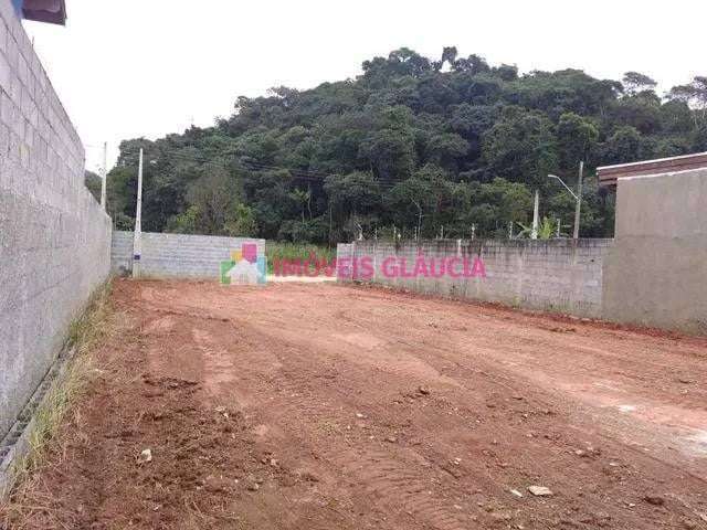 Terreno com 360m2 já murado no Capricórnio