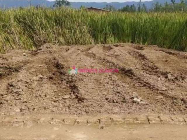 Terreno Meio Lote no Golfinhos