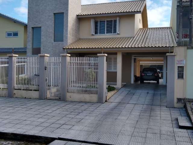 Incrível Casa na Colina do Sol: Seu Refúgio de Conforto e Lazer! 