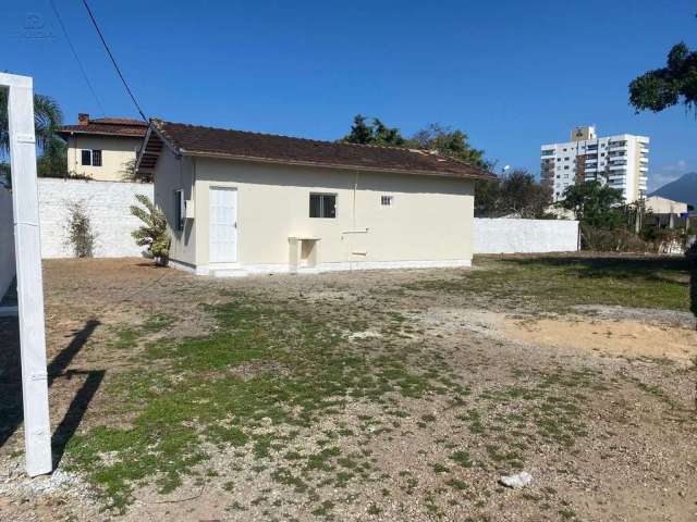 Casa comercial no centro de Palhoça