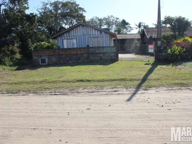 Casa para Venda em Balneário Barra do Sul, Salinas, 4 dormitórios, 2 banheiros