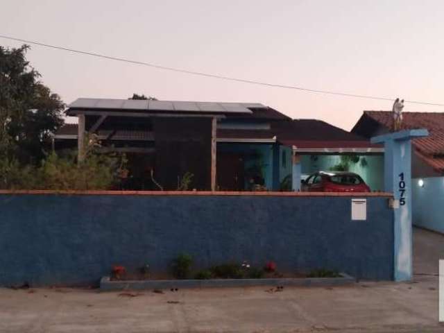 Casa para Venda em Balneário Barra do Sul, Centro, 3 dormitórios, 1 suíte, 2 banheiros, 2 vagas