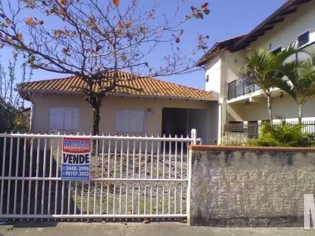 Casa para Venda em Balneário Barra do Sul, Centro, 3 dormitórios, 1 suíte, 1 banheiro, 1 vaga