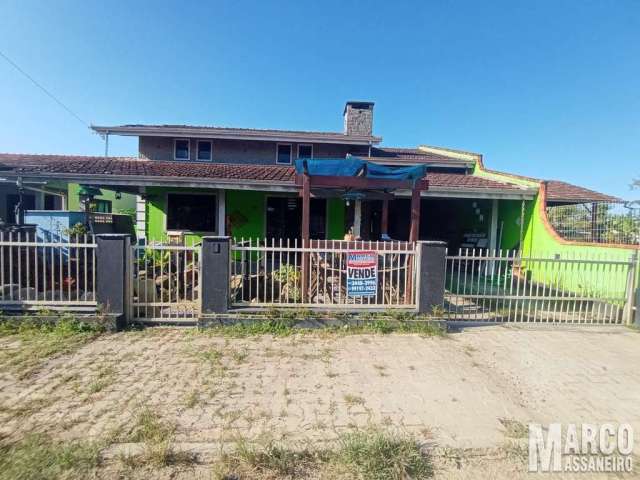 Casa para Venda em Balneário Barra do Sul, Centro, 3 dormitórios, 2 banheiros, 1 vaga