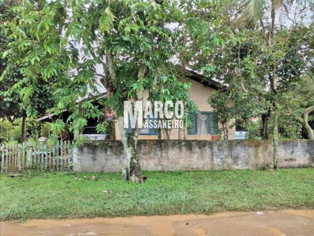 Casa para Venda em Balneário Barra do Sul, Centro, 4 dormitórios, 2 banheiros, 2 vagas