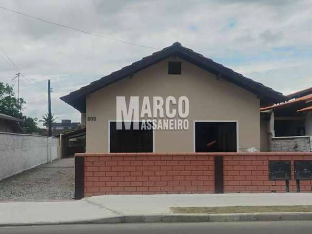 Casa para Locação em Balneário Barra do Sul, Centro, 2 dormitórios, 2 banheiros