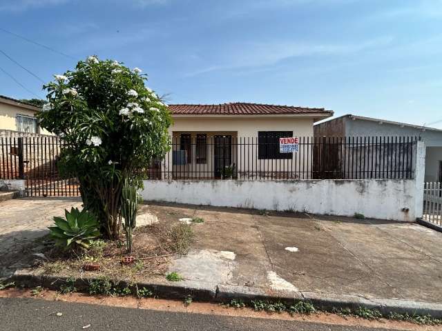 Terreno c 300m2, Contendo uma Casa no Parque Residencial Tuiuti