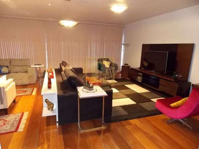 Apartamento com Cinco Dormitórios na Tijuca