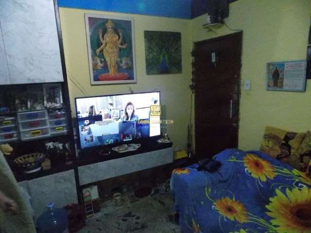 Apartamento tipo quarto e sala no centro do Rio de Janeiro