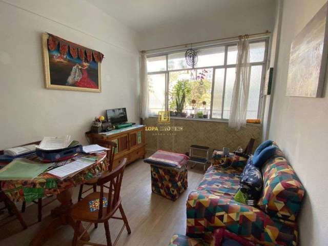 Apartamento de Quarto/Sala com Dependência Próximo ao Bairro de Fátima Centro RJ