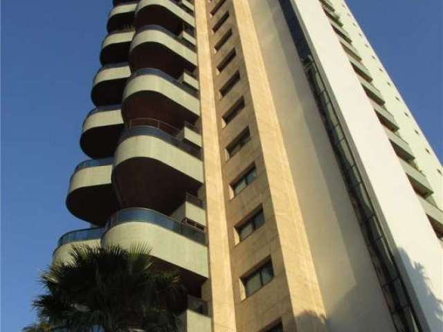 Apartamento no Jardim Anália Franco com 375 m² com 4 suites, 5 vagas.