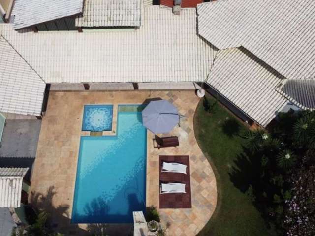 Casa para venda em Itanhaem com 5 dormitórios, espaço gourmet, piscina, 4 vagas.