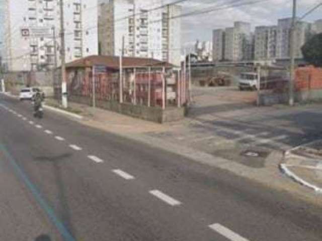 Terreno comercial na Avenida Aricanduva com 3000 m², aceita proposta .