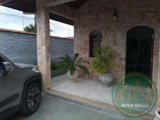 Casa com 2 quartos à venda no Centro, Ubatuba  por R$ 800.000