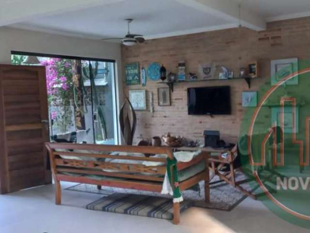 Casa com 2 quartos à venda na Praia do Itamambuca, Ubatuba  por R$ 700.000