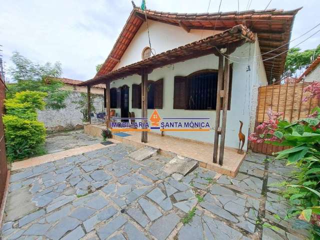 Casa com 4 quartos à venda na Santa Mônica, Belo Horizonte  por R$ 900.000