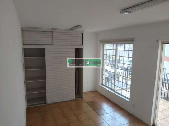 Sala c/ 18m² e 1 banheiro. Px. Avenida Sumaré.