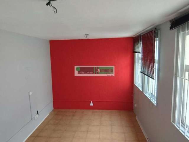 Sala c/ 16m² e 1 banheiro. Px. Avenida Sumaré.