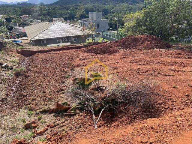 Terreno com 400m2 no Ribeirão da Ilha