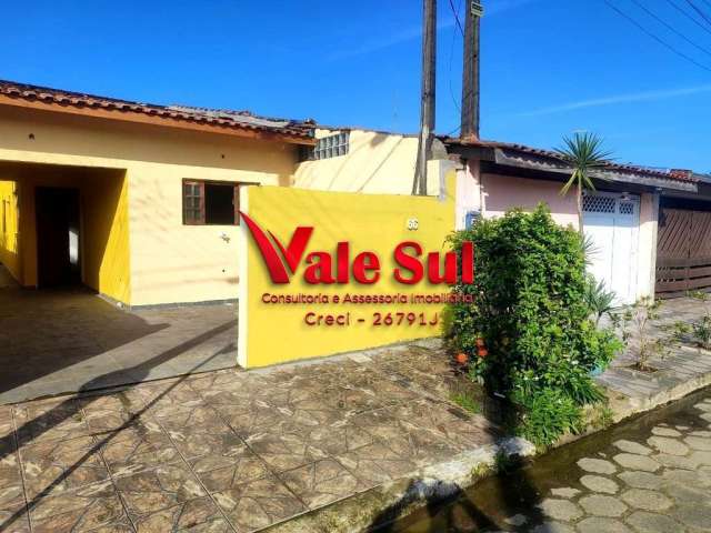 Casa à venda no bairro Balneário Laranjeiras em Itanhaém/SP