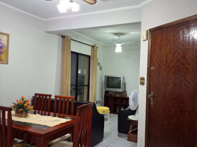 Espaçoso apartamento próximo da praia