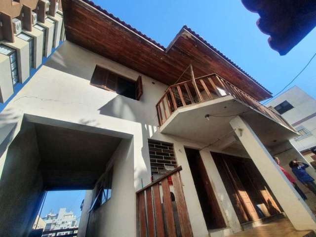 Casa com 3 quartos à venda na Rua Amoroso Costa, 260, Cristo Redentor, Porto Alegre por R$ 850.000