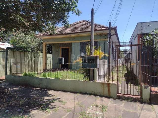 Casa com 4 quartos à venda na Rua Cruz Jobim, 89, Jardim Itu Sabará, Porto Alegre por R$ 590.000