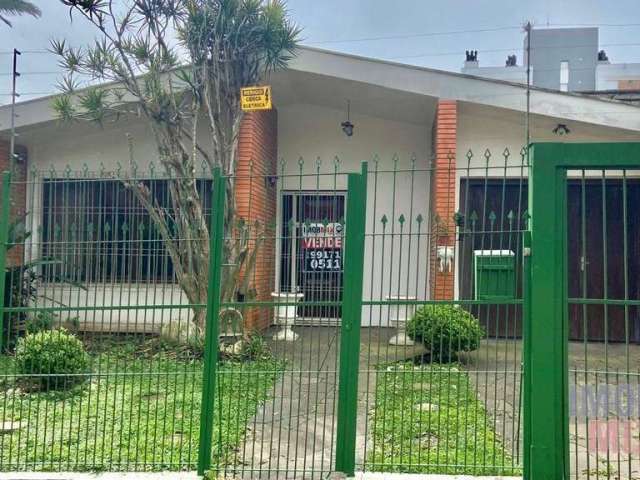 Casa com 3 quartos à venda na Rua Gaston Englert, 215, Vila Ipiranga, Porto Alegre por R$ 850.000