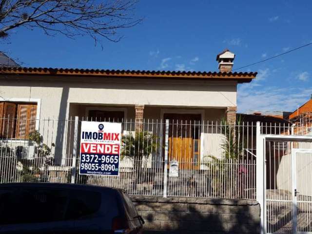 Casa com 3 quartos à venda na Travessa Porto Príncipe, 135, Jardim Lindóia, Porto Alegre por R$ 996.000