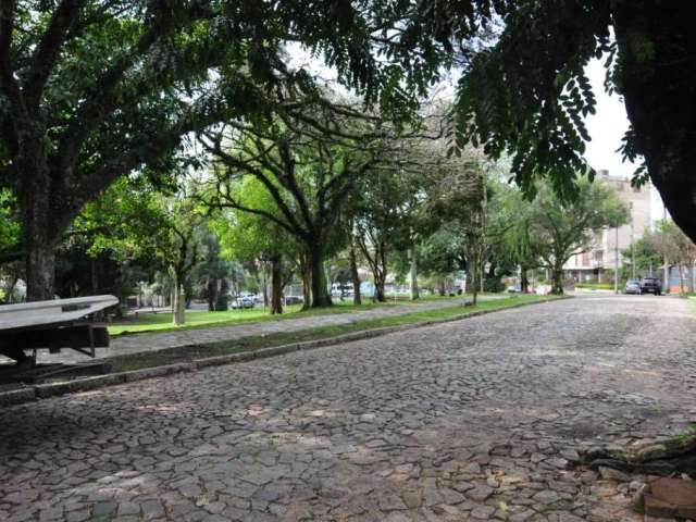 Casa com 3 quartos à venda na Praça Frederico Ozanam, 86, Vila Ipiranga, Porto Alegre por R$ 848.000