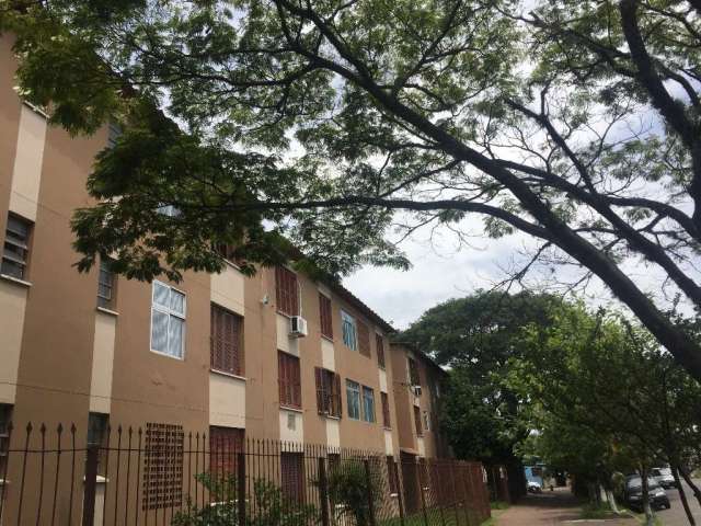 Apartamento com 2 quartos à venda na Avenida Francisco Talaia de Moura, 75, Rubem Berta, Porto Alegre por R$ 140.000