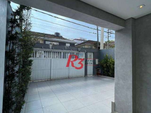 Sobrado triplex com piscina aquecida - Boqueirão Santos