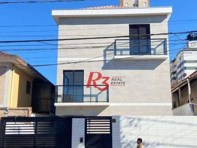 Sobrado triplex  à venda  em villagio no bairro do Macuco. 94 m², 2 suítes, vaga para carro e moto e espaço com churrasqueira !