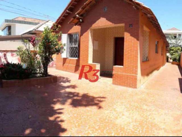 Excelente casa com área total de 300,0 m2