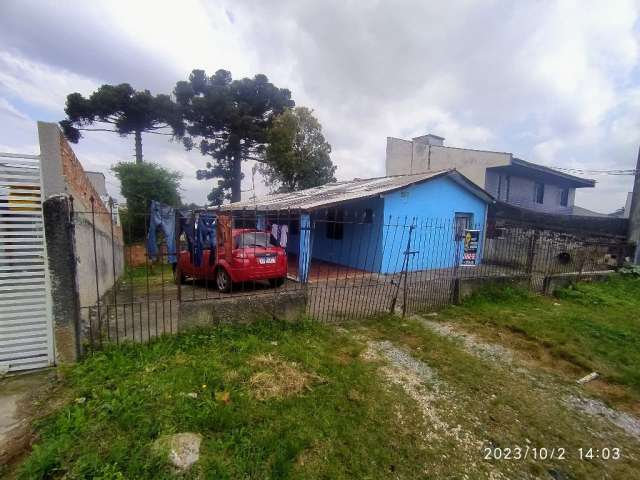 Terreno com casa no Campo Pequeno em Colombo