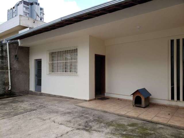 Casa de 03 quartos no São Pedro