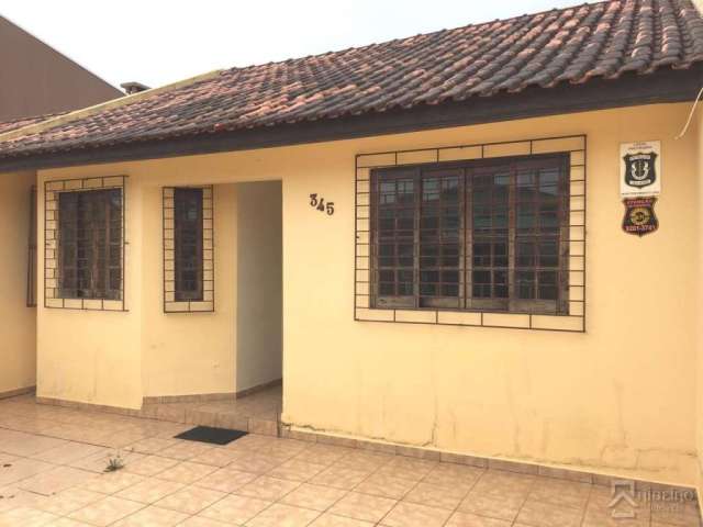 Casa com 2 quartos para alugar na Palmas, 345, Cruzeiro, São José dos Pinhais por R$ 1.700