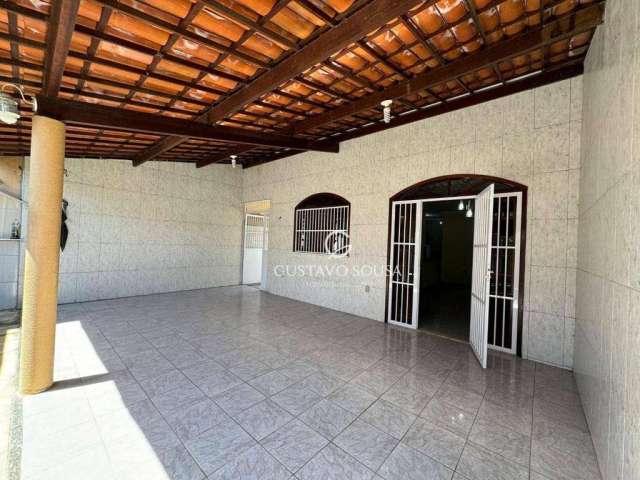 Vendo Casa Plana na melhor Localização Maraponga 3 Quartos, 3 Suítes, 5 Vagas.