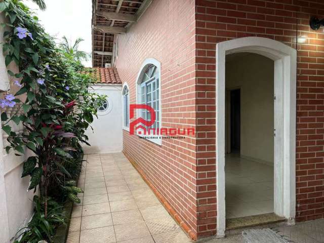 Casa com 2 dorms, Canto do Forte, Praia Grande, Cod: 4146