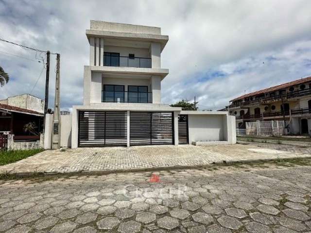 Amplo triplex com vista mar para venda em Matinhos