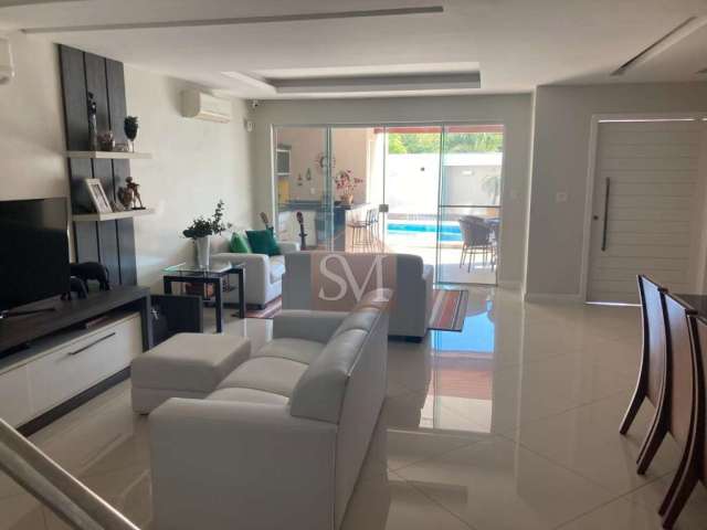 Recreio-Casa triplex à venda 4 quartos sendo 3 suítes 248m², 4 vagas, piscina-Condomínio Riviera del Sol