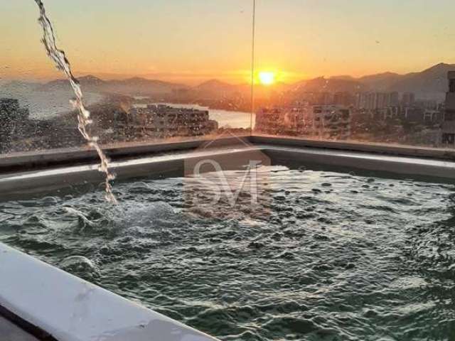 Cobertura Luxuosa na Barra da Tijuca-RJ com Vista para a Lagoa no Condomínio ALFA BARRA SÍRIUS - 3 Quartos, 2 Suítes, 2 Salas, 4 Banheiros, 3 Vagas de Garagem - 190m² de Área