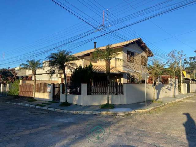 Casa com 3 quartos à venda no Centro, Balneário Piçarras , 1270 m2 por R$ 850.000