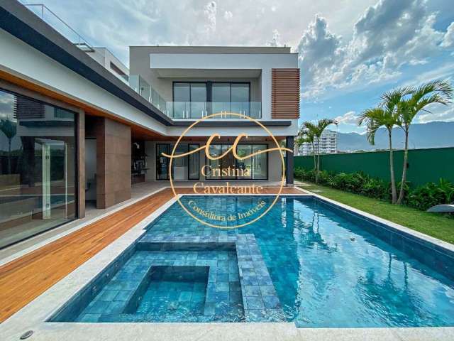 Imóvel Exclusivo: Casa em Condomínio de Luxo na Barra da Tijuca-RJ - 5 Quartos, 5 Suítes, 654m², Piscina e 4 Vagas de Garagem