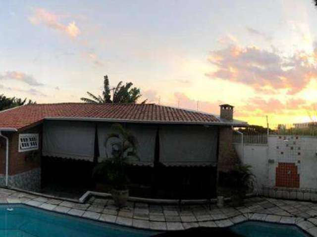 Casa com 4 dormitórios à venda, 300 m² por R$ 800.000,00 - Jardim São Caetano - Jaguariúna/SP