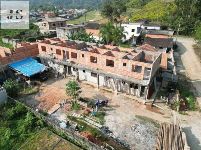 Apartamento a venda, próximo a Praia da Maranduba. Obras avançadas