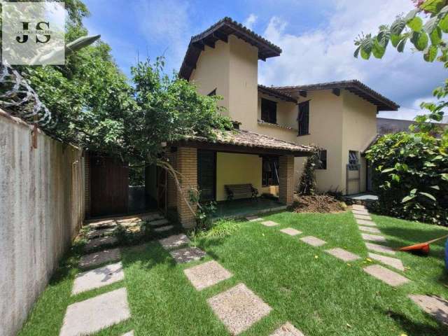 Linda casa de alto padrão a venda, próximo a praia da Tabatinga em Caraguatatuba