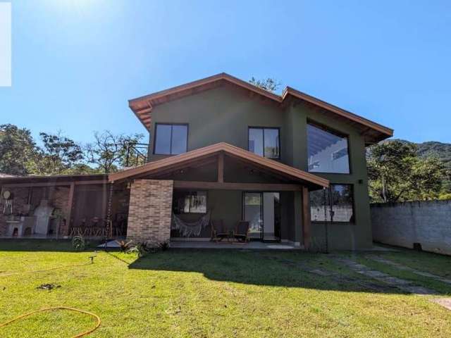 Linda casa a venda, Próximo a Praia da Maranduba e Tabatinga em Ubatuba -SP