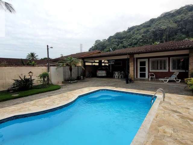 CASA com 3 Dormitórios praia da lagoinha