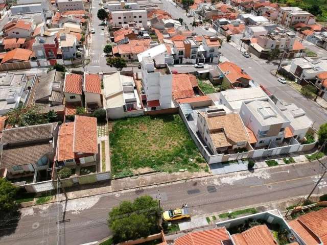 Terreno à venda no Loteamento Campo das Aroeiras, Poços de Caldas  por R$ 225.000